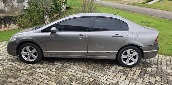 HONDA CIVIC 1.8 LXS 16V FLEX 4P MANUAL HONDA CIVIC 1.8 LXS 16V FLEX 4P MANUAL